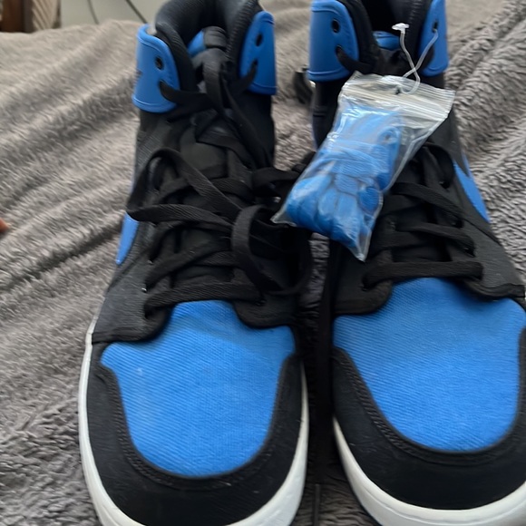 Jordan 1 - Picture 4 of 6